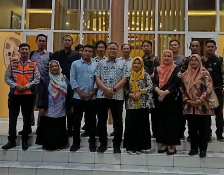 Forum R2 R3 Kabupaten Kuningan Usai Audiensi. (Foto: Otong/Forum R2 R3)