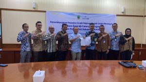 Akad Kredit Pinjaman Daerah Jangka Menengah antara bank bjb Cabang Kuningan dan Pemkab Kuningan. (Foto: dok.ist)