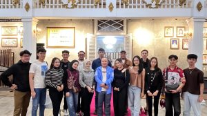 Bupati Kuningan Dr. Dian Rachmat Yanuar, M.Si bersama para Influencer. (Foto: dok. ist/k1)