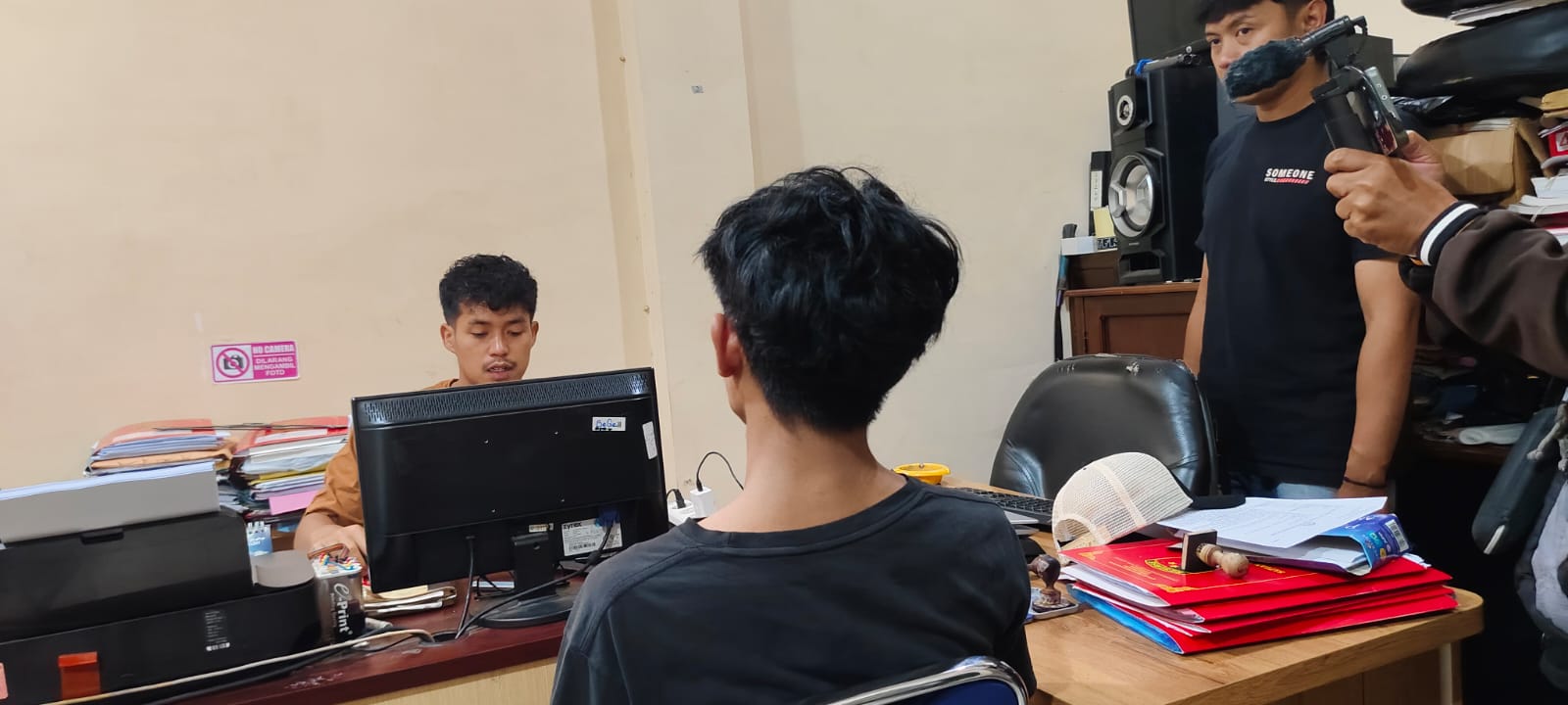 Seorang pemuda berinisial MM (20) ditangkap polisi setelah membacok SS (22), warga Desa Cipakem, Kecamatan Maleber. (Foto: dok. polreskng/k1)