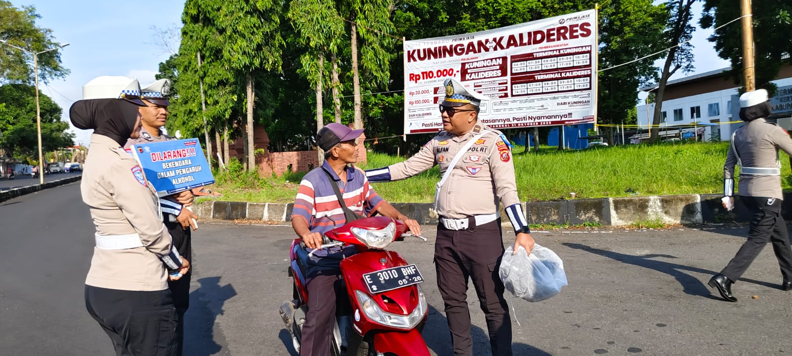 Satlantas Kuningan Gelar Edukasi Keselamatan ( foto: dok. satlantas/tohirin)