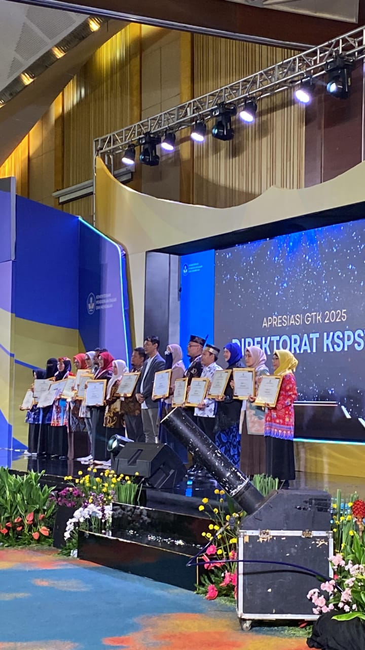 Penganugerahan GTK Hebat 2025 di Istora Senayan Jakarta. (Foto: dok. handover/k1)