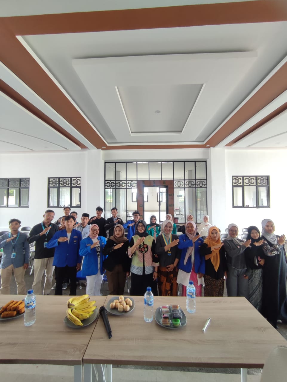 Hari Lahir (Harlah) KOPRI ke-58, KOPRI STAI Kuningan menggelar Seminar Nasional bertema “Empowered Woman for the Future of the Nation” di Kampus STAI Kuningan. (Foto: dok. handover/k1)