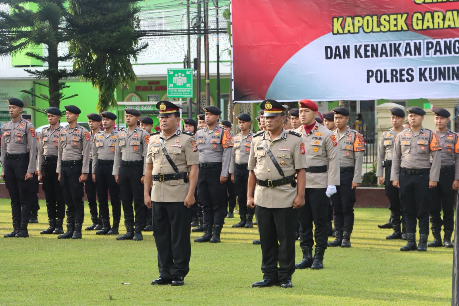 Polres Kuningan melaksanakan upacara Serah Terima Jabatan (foto:dok. Polreskng/tohirin)