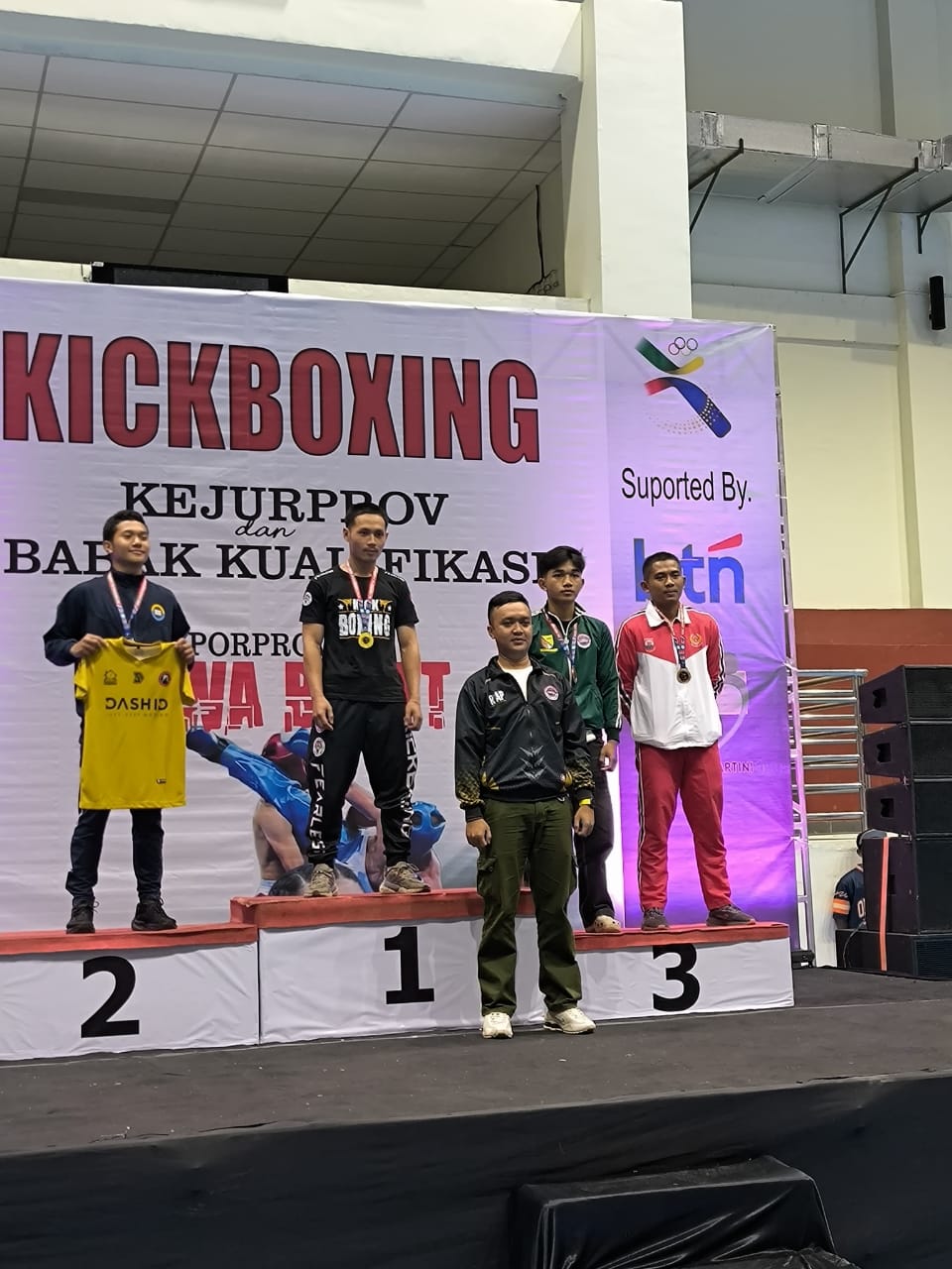 Cabang Olahraga Kick Boxing Kabupaten Kuningan kembali membuktikan prestasinya dengan mendulang medali emas pada Babak Kualifikasi (BK) Pekan Olahraga Provinsi (Porprov) Jawa Barat 2025. (Foto: dok. handover/k1)