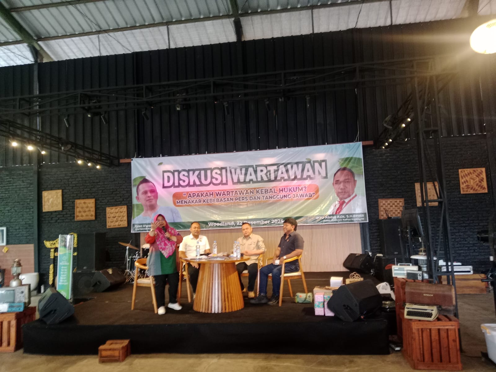 Diskusi wartawan dan Polres Kuningan bahas kebebasan pers dan tanggung jawab hukum (foto:dok. ist/tohirin)