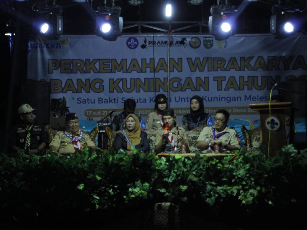 Malam penutupan Perkemahan Wirakarya Cabang Gerakan Pramuka Kabupaten Kuningan Tahun 2025 di Desa Subang (foto:dok. dkc/tohirin)