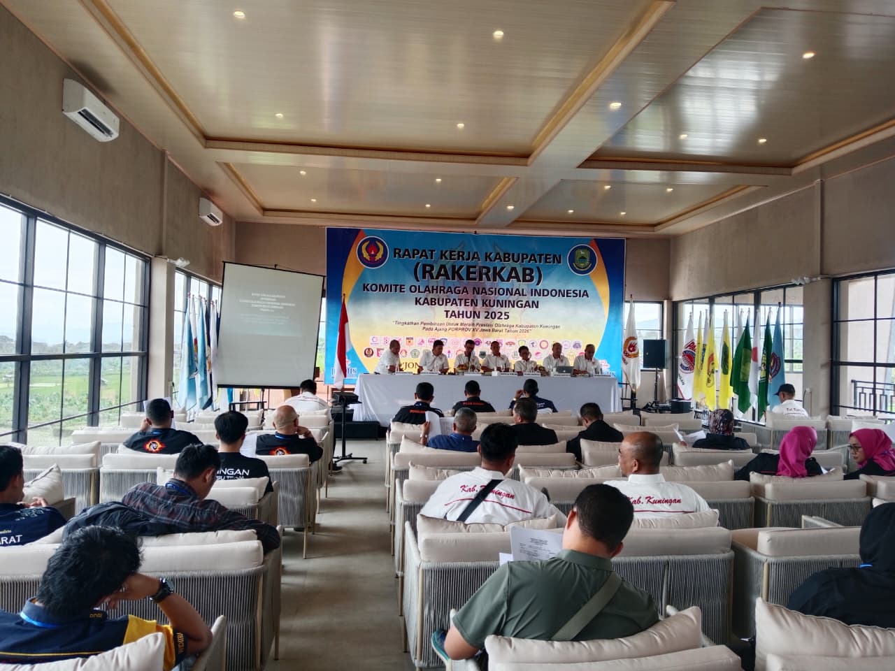 Rapat Kerja Kabupaten KONI Kabupaten Kuningan Tahun 2025 digelar di D’Jons Pool Family Billiard & Cafe (foto:dok. ist/tohirin)