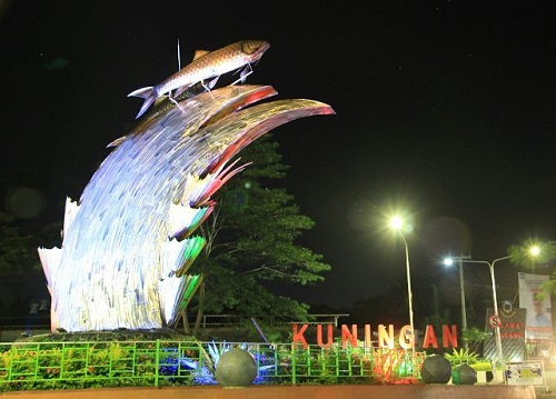 Tugu Ikan dewa Kabupaten Kuningan. (Foto: dok. net/k1)