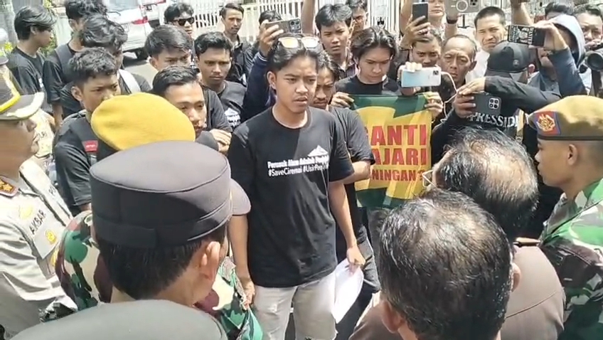 Presidium Pergerakan Kuningan (PERAK) menggelar aksi demonstrasi memperingati Hari Anti Korupsi Sedunia (foto:dok. ist/tohirin)