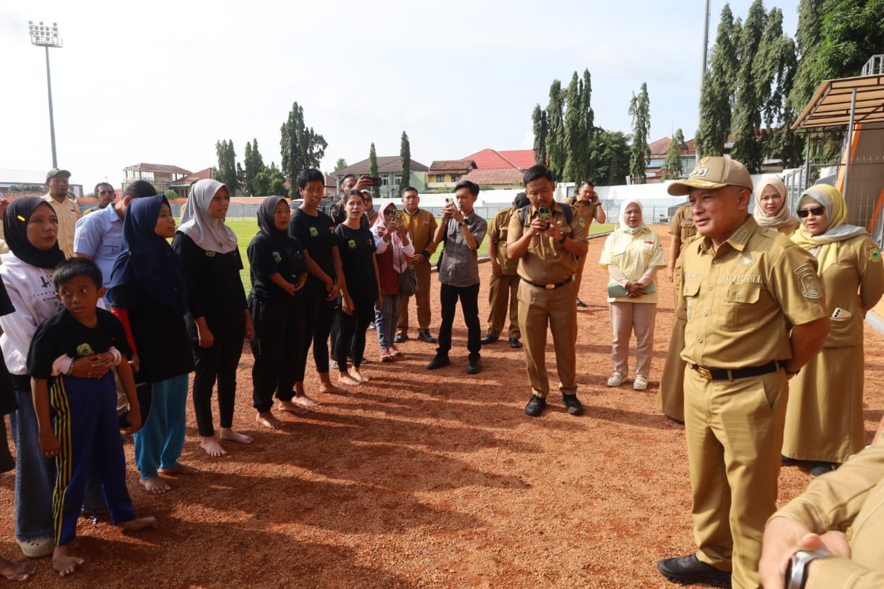 Bupati Kuningan Dian Rachmat Yanuar memberi motivasi atlet disabilitas jelang Peparda Jabar 2026 (foto:dok. Pemkab/tohirin)