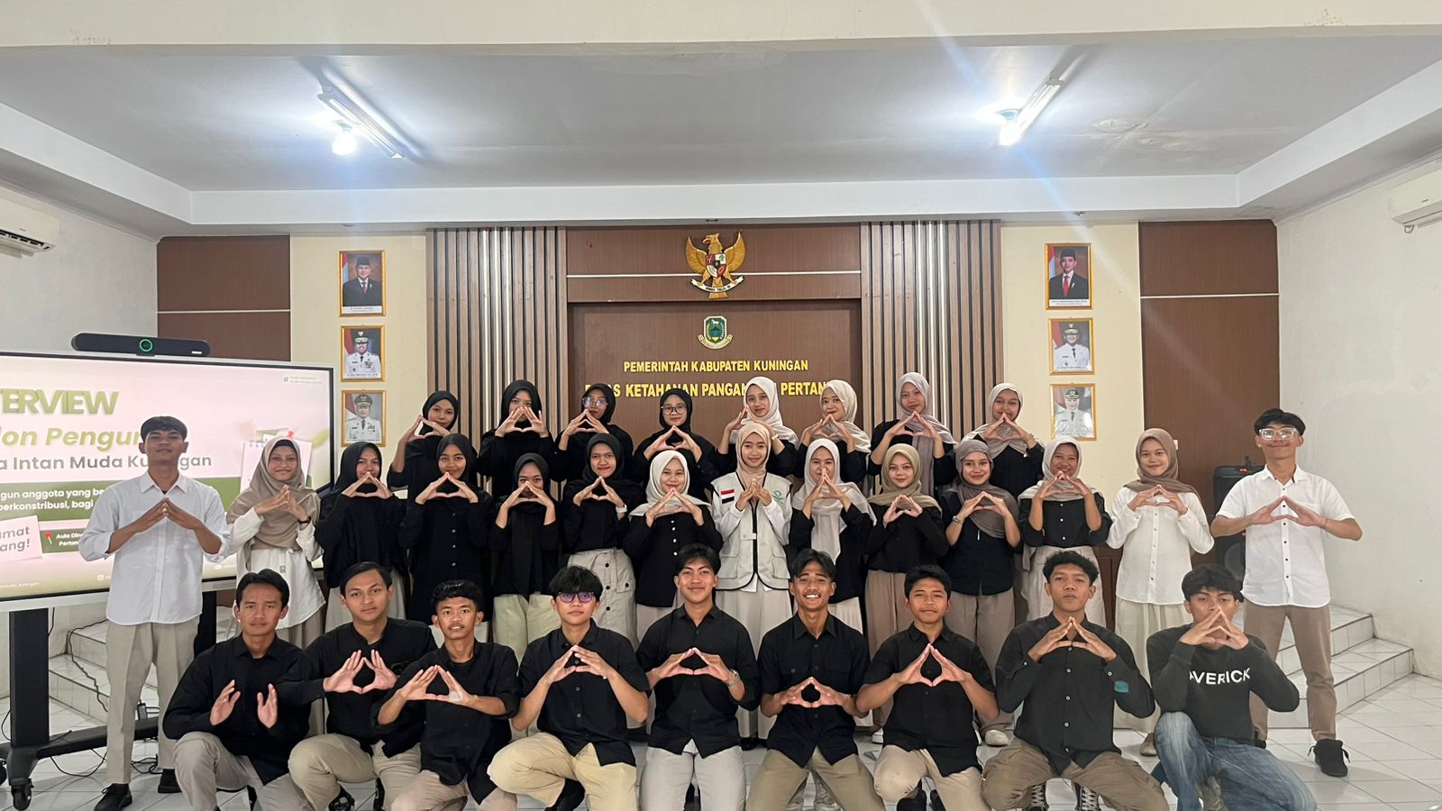 Foto bersama interview calon anggota Pelita Intan Muda Kuningan(foto:dok. ist/tohirin)