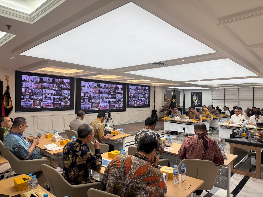 Sinergi Polri, Bulog dan Himbara memastikan jagung petani terserap Rp6.400/kg sekaligus membuka akses KUR, langkah nyata memutus dominasi tengkulak. (Foto: dok. polri)