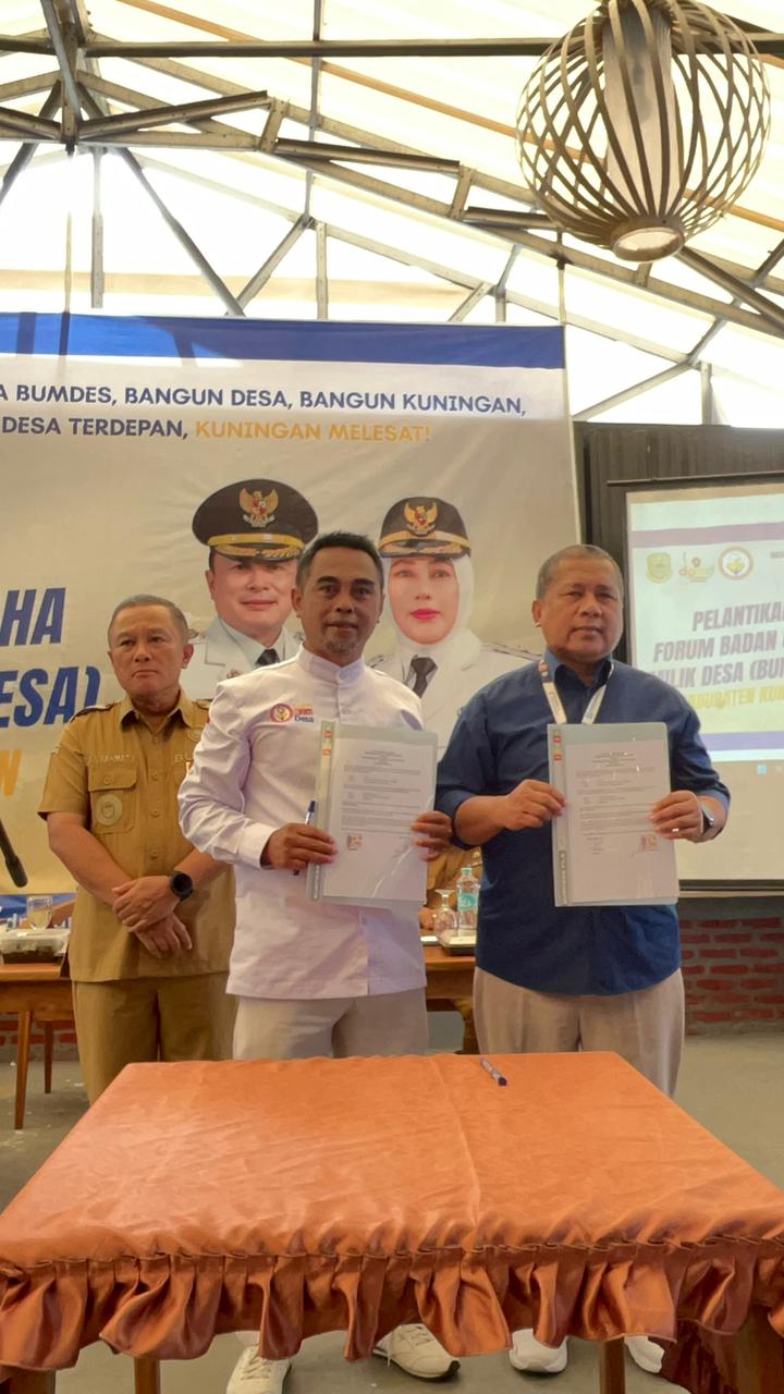 Penandatanganan Nota Kesepahaman (MoU) antara Forum BUM Desa Kabupaten Kuningan dan Bank Kuningan. (Foto: dok. bankkuningan)