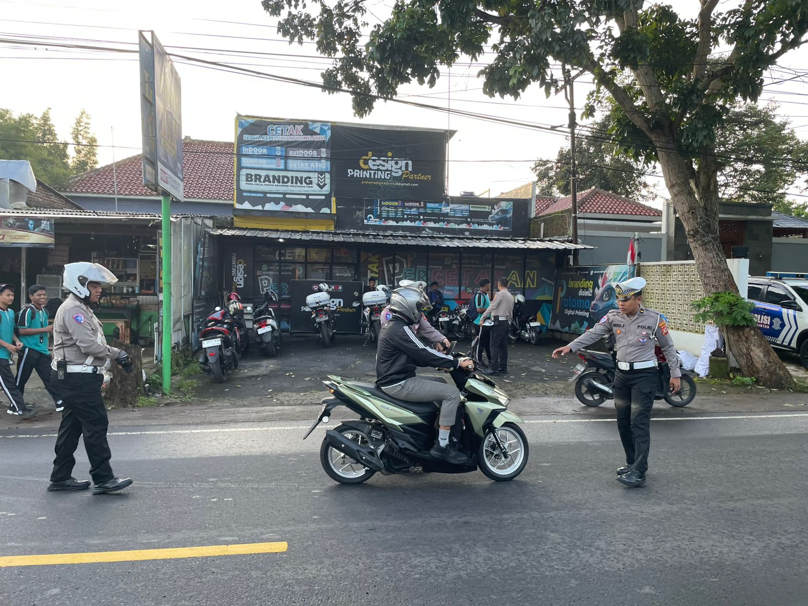 Satlantas Polres Kuningan gelar oprasi keselamatan (foto/dok. Satlantas/tohirin)