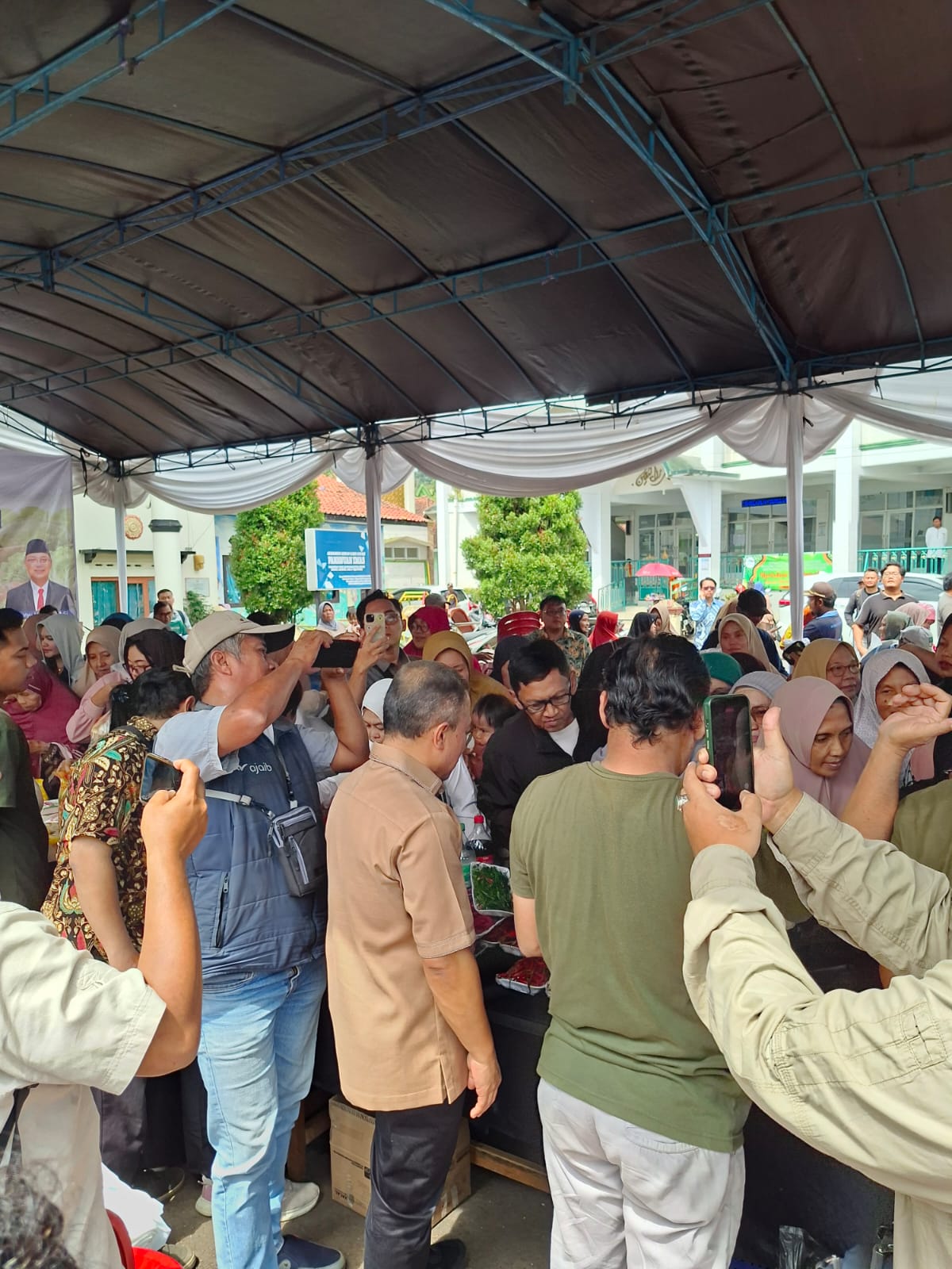 Bupati kuningan tinjau langsung di GPM panawuan (foto:dok. ist/tohirin)
