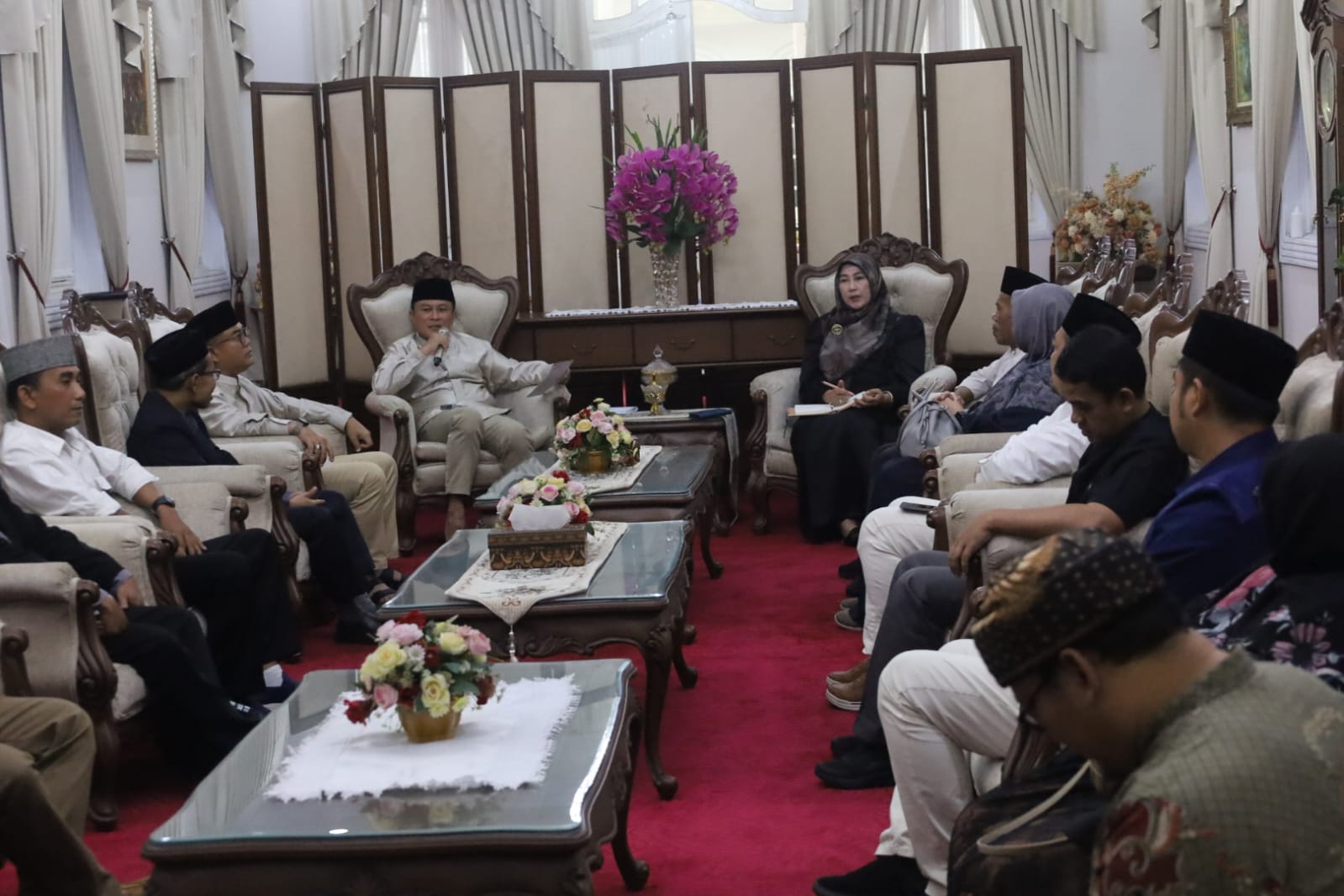 Suasana diskusi bupati dengan forum rektor (foto:dok. ist/tohirin)