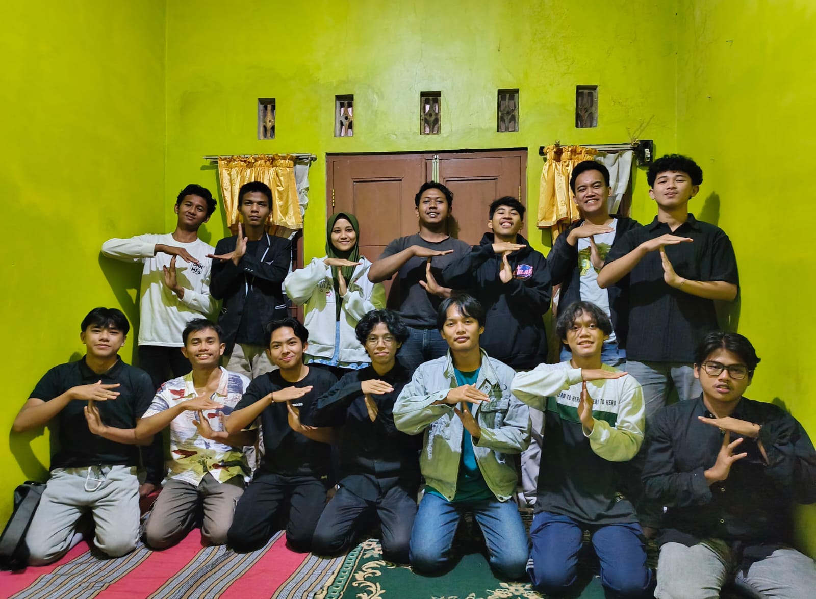 Foto bersama HIMATIKA UNISA Kuningan (foto:dok. ist/tohirin)