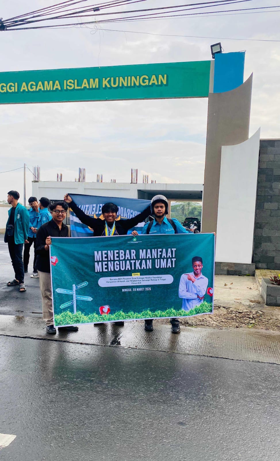 Foto bersama Bem Pesantren Zona Kuningan(foto:dok. ist/tohirin)