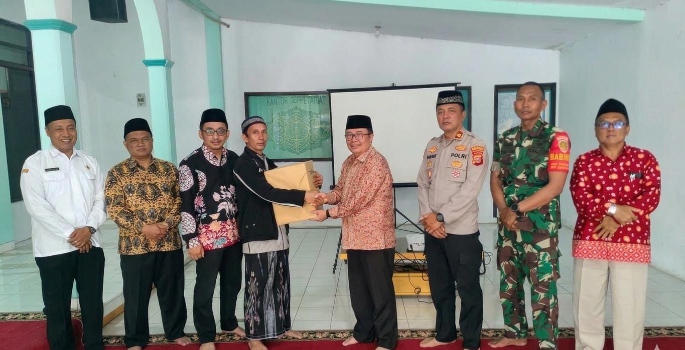 Kepala Kemenag kunjungi mesjid yang jadi tempat istirahat untuk pemudik (foto:dok. ist/tohirin)