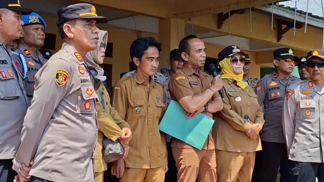 DPMDes melakukan dialog dengan masyarakat (foto;dok. ist/tohirin)