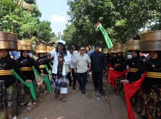 Acara Hajat Bumi Cikeleng (foto:dok. ist/tohirin)