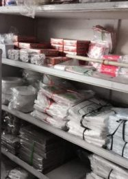 Toko plastik Nashirin di Kuningan. (Foto: Fahmi Labibinajib/detikJabar)