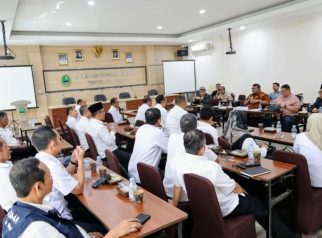 Komisi V DPRD Jawa Barat melaksanakan rapat saat kunjungan kerja ke Kantor Cabang Dinas (KCD) Pendidikan Wilayah X Cirebon, Rabu (29/4/2026). ANTARA/HO-DPRD Jabar
