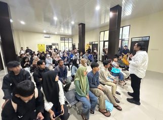 Suasana ruang tunggu pengambilan SKCK di polres Kuningan (foto:dok ist/tohirin)