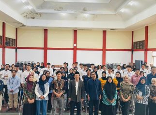 Foto bersama pembukaan LKM Bem Unisa 2026 (foto:dok ist/tohirin)