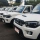 Deretan mobil operasional Koperasi Desa Merah Putih (KDMP) berjajar di Kodim 0615/Kuningan, Jumat sore (29/5/2026). Sebanyak 30 desa di Kabupaten Kuningan menerima bantuan mobil pikap, AC dan blower untuk mendukung aktivitas koperasi desa dan penguatan ekonomi masyarakat. Desa Ciwaru menjadi salah satu penerima bantuan tersebut. (Foto: dok. ist)