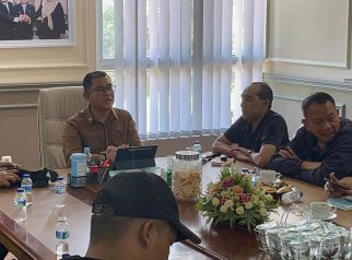 Sekda kuningan menerima audiensi MPK (foto:dok ist/tohirin)