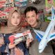Pasangan suami istri asal Desa Sukarapih, Kecamatan Cibeureum, Mochamad Iqbal Ariefiansyah dan Qory Oktavani Fauziah saat berada di toko mainan milik mereka, Beby Toys. Usaha tersebut lahir dari cerita masa kecil keduanya yang dulu sulit membeli mainan. (Foto: dok. ist)