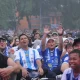 Bupati Kuningan Dian Rachmat Yanuar saat acara nonton bareng laga Persib vs Persijap di Pandapa Paramarta. (Foto: dok. ikp)
