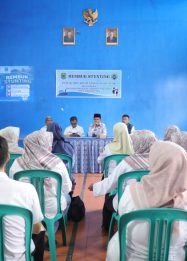 Peserta Rembuk Stunting 2026 Desa Padarek saat membahas strategi percepatan penurunan angka stunting di Aula Kantor Desa Padarek (foto:dok ist/tohirin)