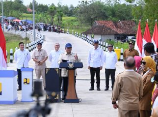 Presiden Prabowo meresmikan jalan Inpres serentak (foto:dok ist/tohirin)