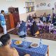 Program Bunda Paud Anak anak sedang makan telur dan minum susu (foto:dok ist/tohirin)