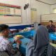Tim dosen UM Kuningan memberikan pelatihan keterampilan digital kepada guru SD untuk menghadapi era kelas digital. (foto:dok ist/tohirin)