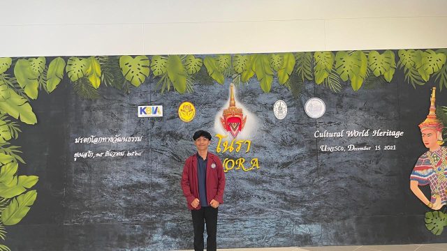 Hilmi Fikriansah, mahasiswa PGSD Universitas Muhammadiyah Kuningan, saat mengikuti program magang internasional di Darul Muhmin School, Thailand, yang memberikan pengalaman langsung mengenai sistem pendidikan berbasis karakter dan nilai keislaman. (Foto: dok. ist)