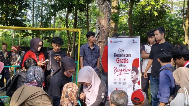 DPC GMNI Kuningan gelar Cek Kesehatan Gratis di kawasan KIC Kuningan (foto:dok ist/tohirin)