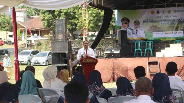 Kepala diskatan kabupaten kuningan memberikan sambutan di Hari krida (foto:dok ist/tohirin)