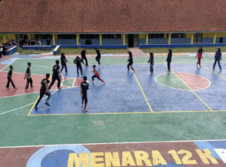 Dadaluan peringati hari anak nasional oleh siswa MTsN 12 Kuningan (foto:dok ist/tohirin)