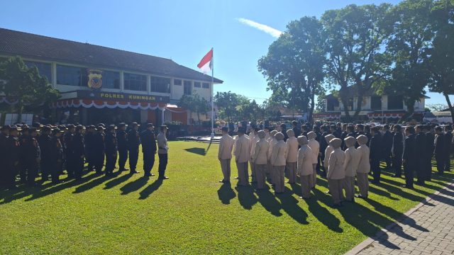 Upacara hari bhayangkara ke 80 (foto:dok ist/tohirin)