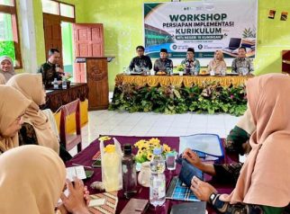 Workshop guru MTsN 10 Kuningan (foto:dok ist/tohirin)