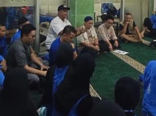 Ketua Umum PERMAHI DPC Kuningan, Firgy Ferdansyah, menyatakan kesiapan organisasinya memberikan advokasi hukum kepada puluhan jemaah umrah yang gagal berangkat. PERMAHI menilai hak-hak jemaah harus dilindungi dan meminta penyelenggara bertanggung jawab atas dugaan kelalaian yang menyebabkan keberangkatan batal. (Dok. Ist)