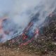 Tmbulan sampah di TPSA Ciniru yang terbakar pada Rabu siang (12/8/2026). (Dok. Ist)