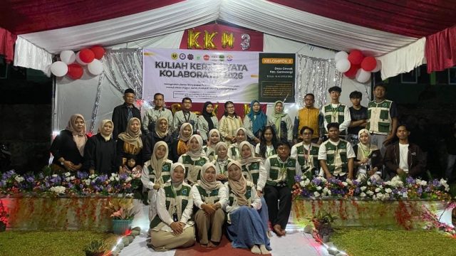 Malam perpisahan KKN Kolaboratif 3 di Desa Gewok berlangsung penuh haru dan kebersamaan setelah satu bulan menjalankan pengabdian. (Dok. Ist)