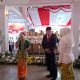 Syafia Khaureen tampil membawakan lagu Tanah Airku di hadapan Bupati Kuningan Dr. H. Dian Rachmat Yanuar, M.Si. dan Ibu Bupati Ela Hellayati, S.Sos. dalam pengukuhan Paskibraka di Pendopo Kabupaten Kuningan, Minggu (16/8/2026). (Dok. Ist)