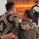 Momen keakraban Bupati Kuningan Dian Rachmat Yanuar bersama mantan Wakil Bupati Kuningan M Ridho Suganda. (Dok. Ist)