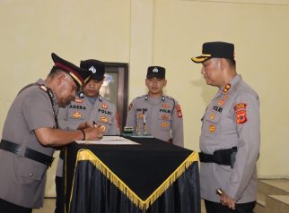 Proses sertijab polres kuningan (foto:dok ist/tohirin)